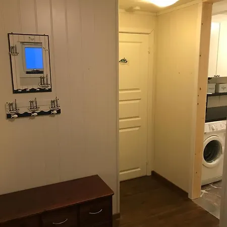 ロッジ Hovesbua Rorbu - Fisherman Cabin